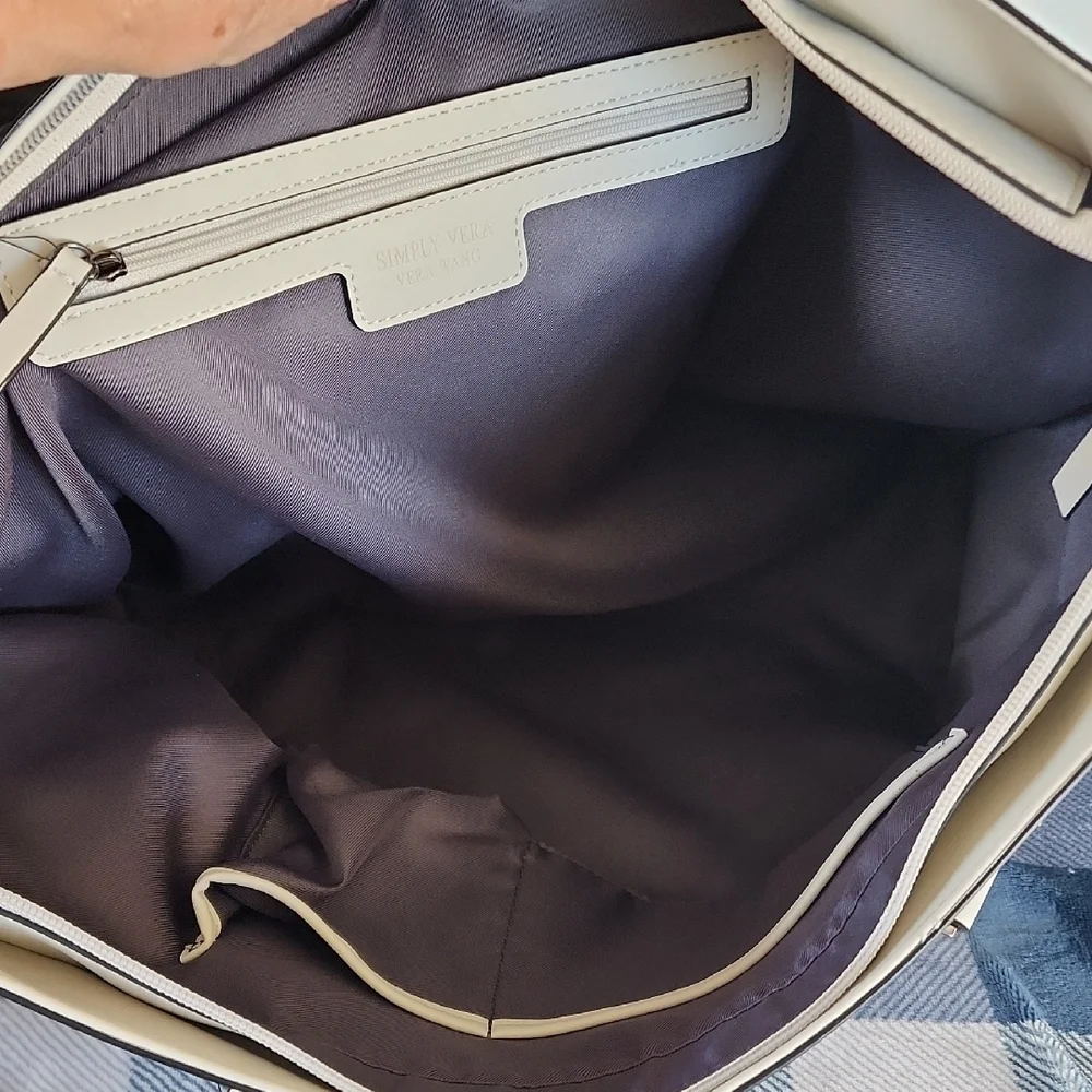 Simply Vera Vera Wang White Tote Bag - Picture 8 of 13